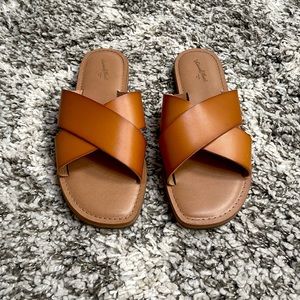 Universal Thread Tan Sandals Size 7